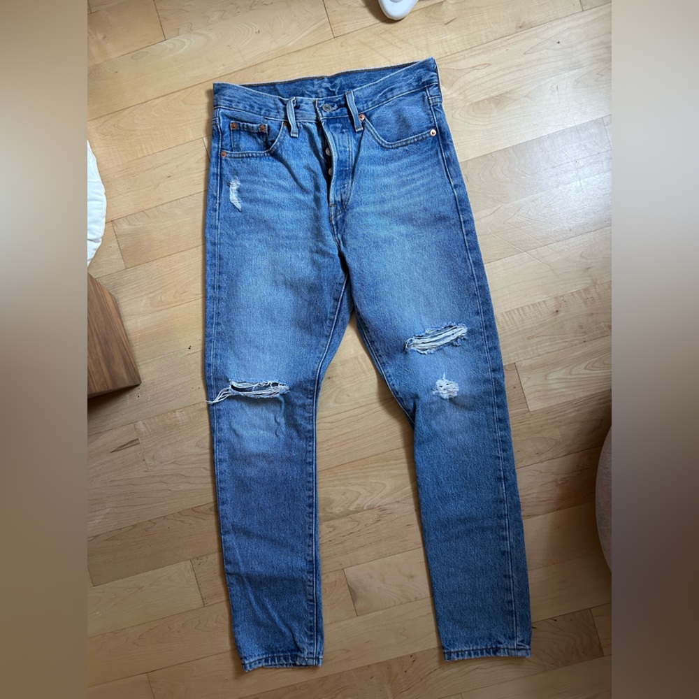 2/20 Levi's 501s Light Blue Ripped Jeans